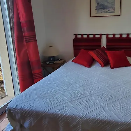 Nyaraló Spacious House With Pool Close To The Sea Saint-Raphaël