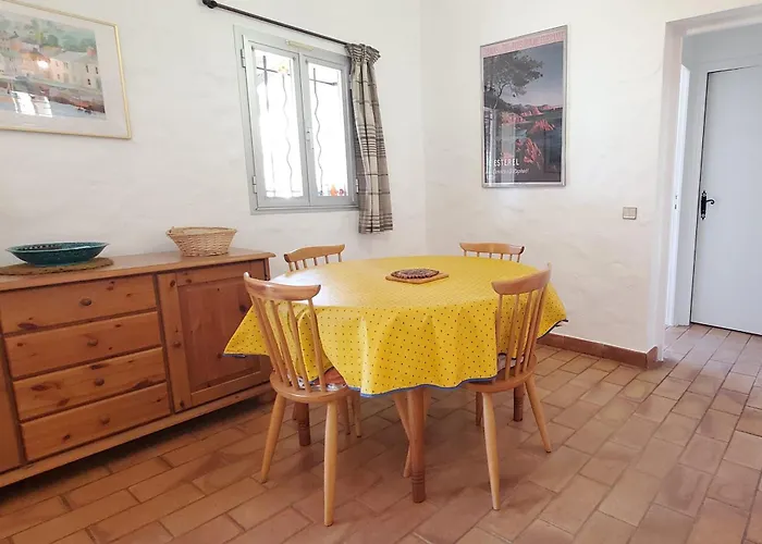 Spacious House With Pool Close To The Sea Casa de Férias