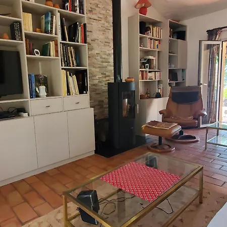 Spacious House With Pool Close To The Sea *