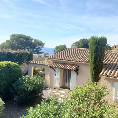 Сasa de vacaciones Spacious House With Pool Close To The Sea Saint-Raphaël