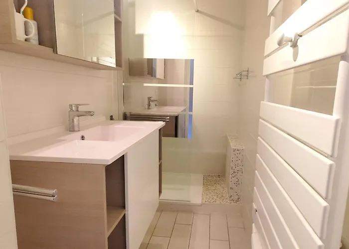 Сasa de vacaciones Spacious House With Pool Close To The Sea *