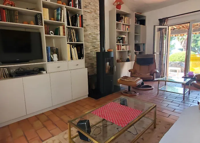 Feriehus Spacious House With Pool Close To The Sea Saint-Raphaël